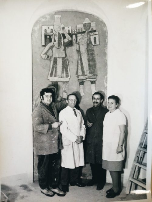 Abed Abdi in front of his mural at the Dresden Academy of Art, 1971